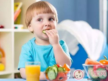 寶寶不愛吃青菜怎么辦 寶寶青菜粥的做法(吃一口愛上青菜) 寶寶不愛吃青菜怎么辦 寶寶青菜粥的做法(吃一口愛上青菜)