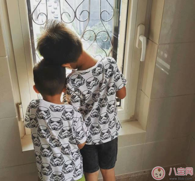 大寶和二寶能和睦相處？ 胡可教會大家