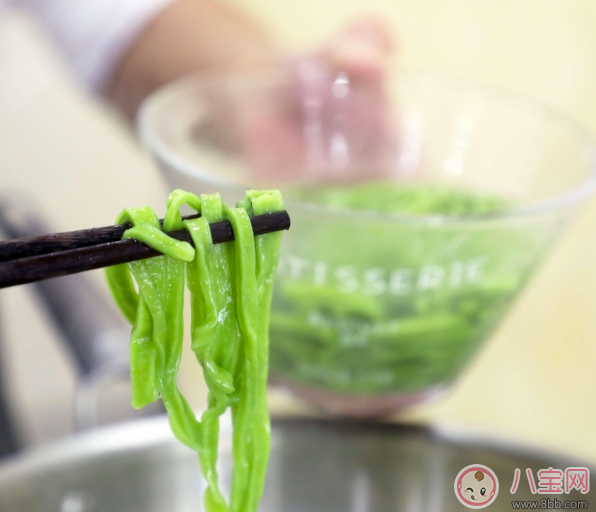 食欲大開(kāi)的彩色面條:五彩時(shí)蔬鮮蝦面 食欲大開(kāi)的彩色面條:五彩時(shí)蔬鮮蝦面