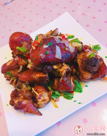 夏日沒(méi)胃口 來(lái)份椒鹽豬蹄下飯香