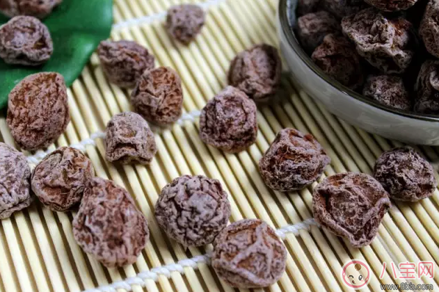 注意！這些食物千萬(wàn)不能給寶寶吃