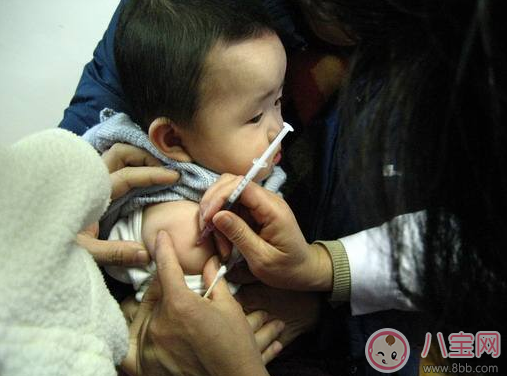 孩子打針不哭的方法什么 怎么做讓孩子乖巧的打針 孩子打針不哭的方法什么 怎么做讓孩子乖巧的打針