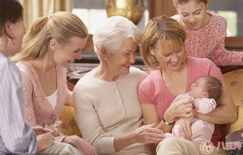 國(guó)慶節(jié)帶新生兒旅行的好處 新生出行準(zhǔn)備須知