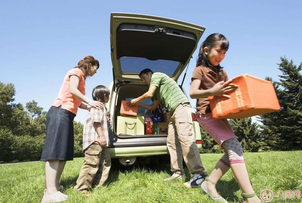 國(guó)慶節(jié)帶寶寶旅行應(yīng)該穿什么衣服？旅行物品需哎喲準(zhǔn)備哪些？