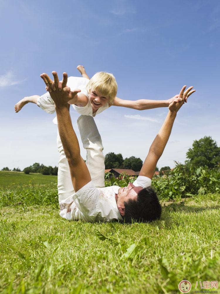 國(guó)慶節(jié)帶寶寶旅行應(yīng)該穿什么衣服？旅行物品需哎喲準(zhǔn)備哪些？
