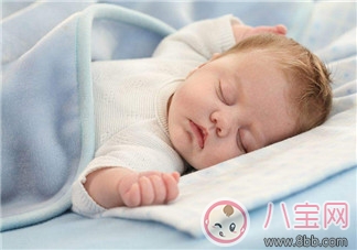 新生兒不睡覺怎么辦  如何哄新生兒睡覺