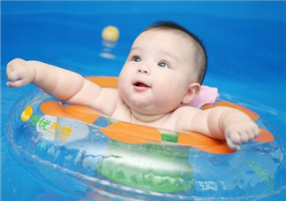 秋季寶寶有頭皮屑的原因 如何天然去除孩子頭皮屑