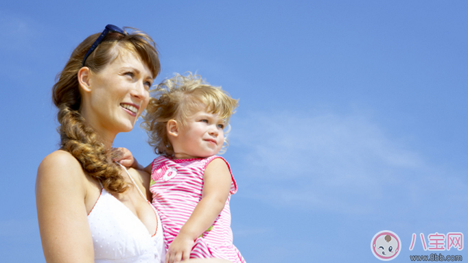 第一次帶寶寶外出需要注意什么 第一次帶小孩出門(mén)攻略