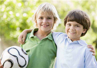 孩子個子矮長不高是什么原因 寶寶身高和睡覺哪些壞習慣有關