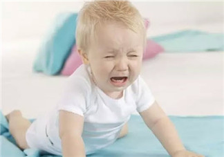 寶寶深夜總是醒怎么辦 寶寶深夜醒了怎么哄才能快速入睡