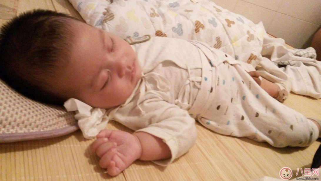 孩子是個夜貓子喜歡晚睡覺 怎么給孩子糾正睡覺遲的習(xí)慣