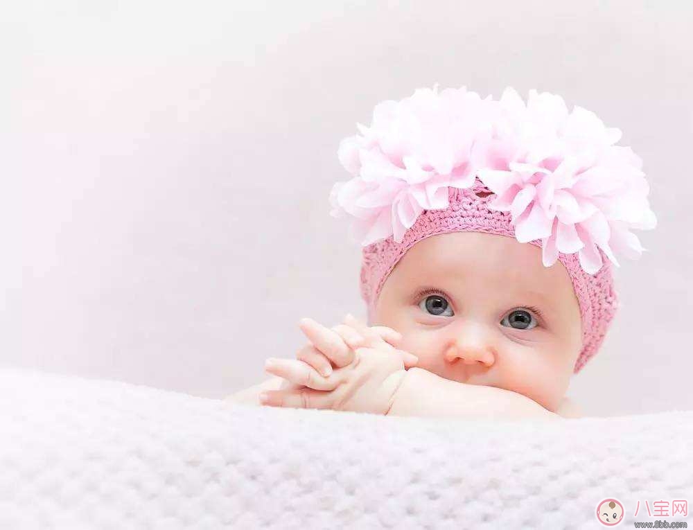 寶寶睡覺不踏實？超好用的防寶寶踢被子絕招！