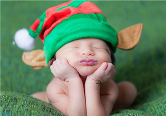 寶寶睡覺不踏實？超好用的防寶寶踢被子絕招！