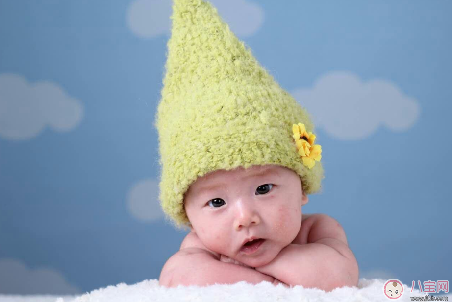 寶寶看著好像“斗雞眼” 孩子斗雞眼怎么辦