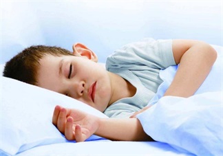 黃曉明寶寶小海綿愛(ài)霸占被子 孩子愛(ài)占被子踢被子處理方法