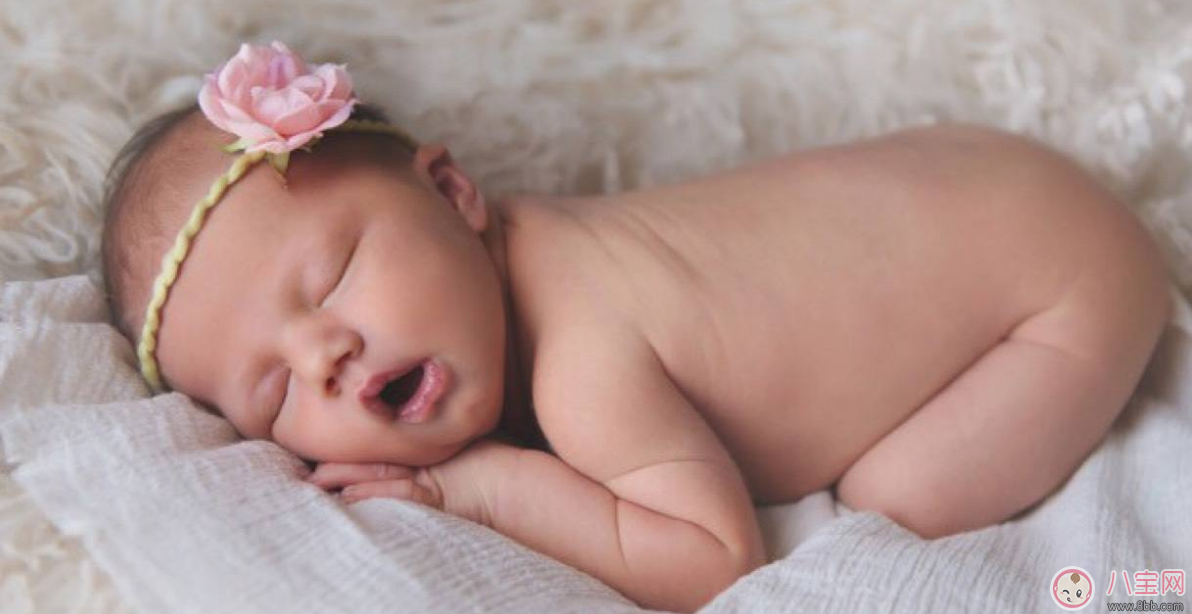 孩子不動(dòng)也出汗 寶寶出汗多究竟是為什么 孩子不動(dòng)也出汗 寶寶出汗多究竟是為什么