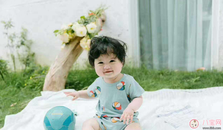 孩子不動(dòng)也出汗 寶寶出汗多究竟是為什么 孩子不動(dòng)也出汗 寶寶出汗多究竟是為什么