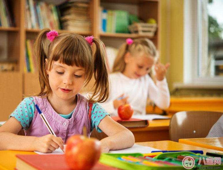 孩子做作業(yè)時少操心 這么做孩子的效率會更高
