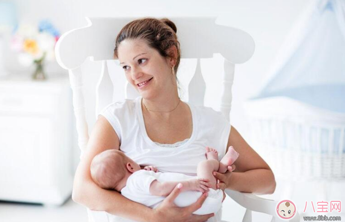 母乳和配方奶哪個好 混合喂養(yǎng)更靠譜 母乳和配方奶哪個好 混合喂養(yǎng)更靠譜