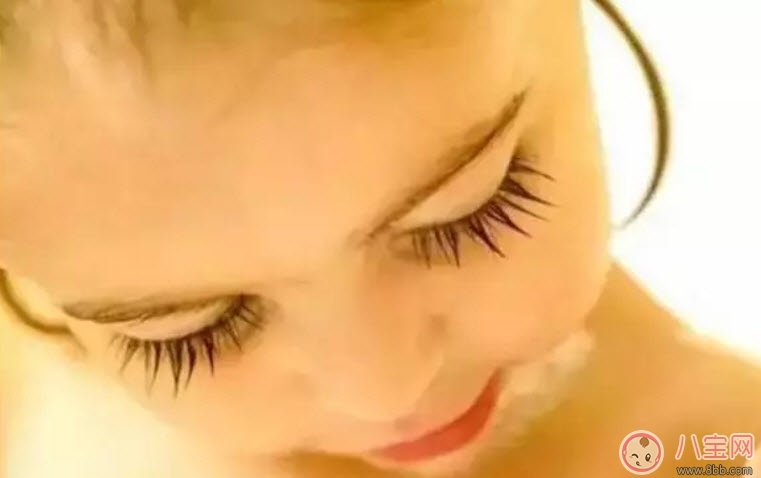 寶寶剪睫毛真的能讓睫毛變長(zhǎng)嗎 嬰兒睫毛要不要剪呢