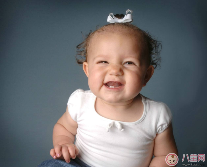 喂奶時(shí)總是被咬乳頭 這個(gè)反應(yīng)讓孩子咬得更兇