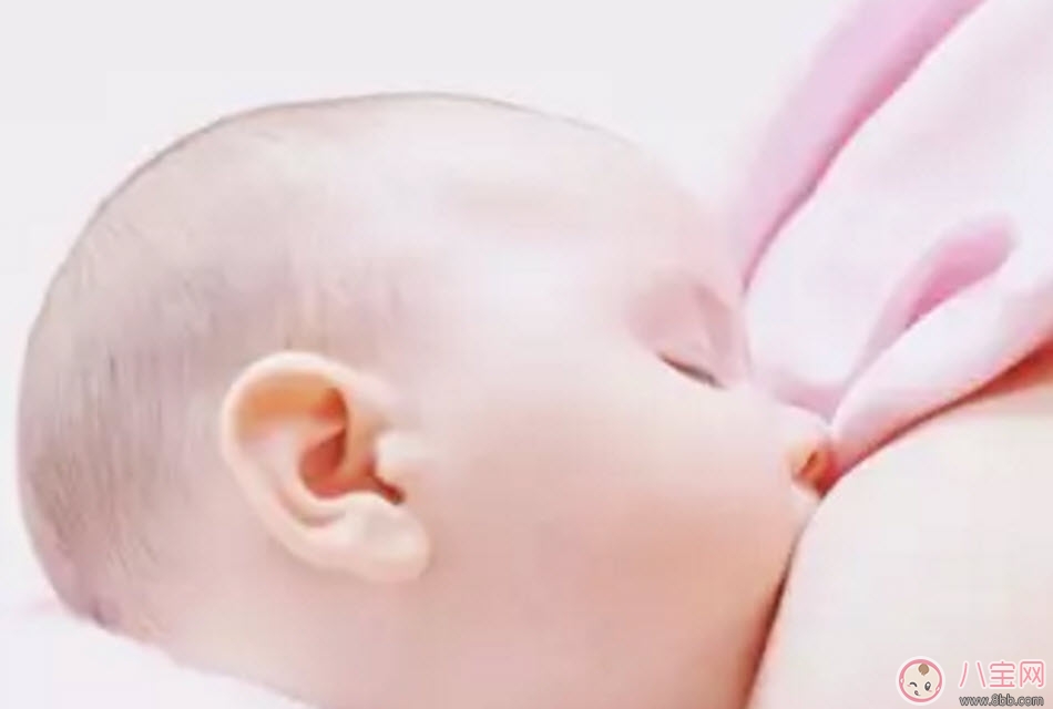 寶寶睡覺要不要叫醒吃奶 晚上新生兒要叫醒喂奶嗎