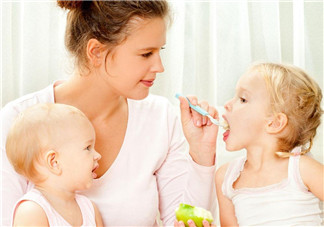 立秋后照顧小孩子應(yīng)該注意什么 照顧寶寶注意事項(xiàng)