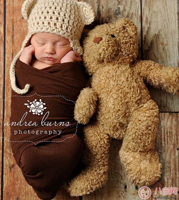 育兒中的兩個(gè)錯(cuò)誤 曬太陽(yáng)補(bǔ)鈣喝果汁補(bǔ)充維生素