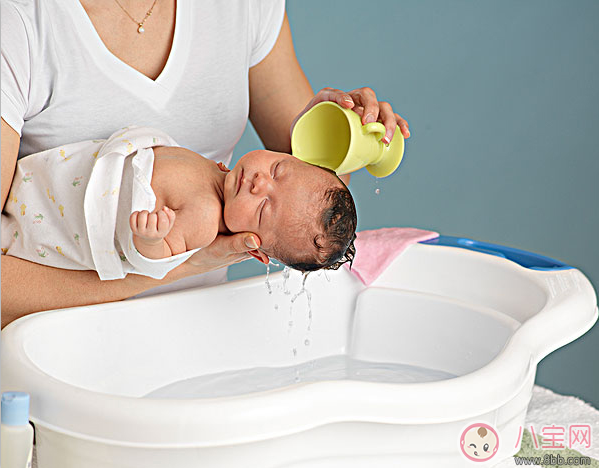 孩子怕洗頭總是哭 解決這些難題讓孩子接受洗頭