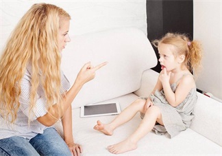 孩子犯錯了必須得打？  懲罰的方法也并非要那樣