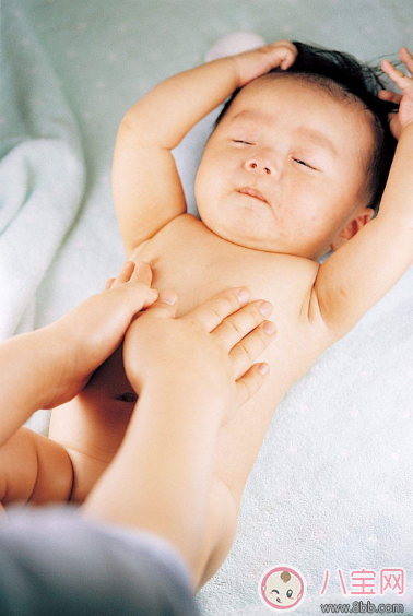 這樣按摩孩子會(huì)很享受 適合寶寶的按摩手法