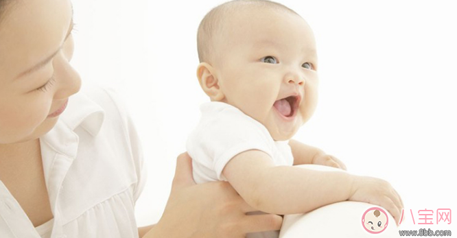 母乳喂養(yǎng)姿勢和技巧2017 正確的母乳喂養(yǎng)方式 母乳喂養(yǎng)姿勢和技巧2017 正確的母乳喂養(yǎng)方式