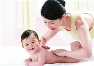 秋季寶寶皮膚干燥 飲食建議及保養(yǎng)事項(xiàng) 秋季寶寶皮膚干燥 飲食建議及保養(yǎng)事項(xiàng)