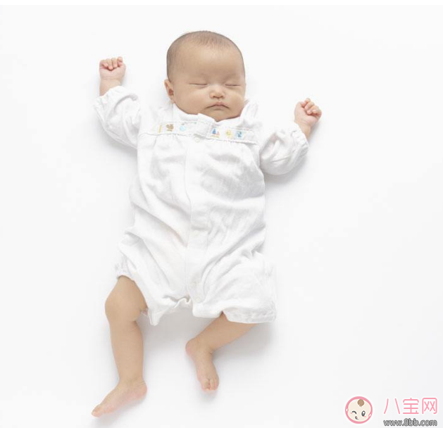 寶貝頭型太扁了可以矯正嗎 寶寶頭型睡回來方法 寶貝頭型太扁了可以矯正嗎 寶寶頭型睡回來方法