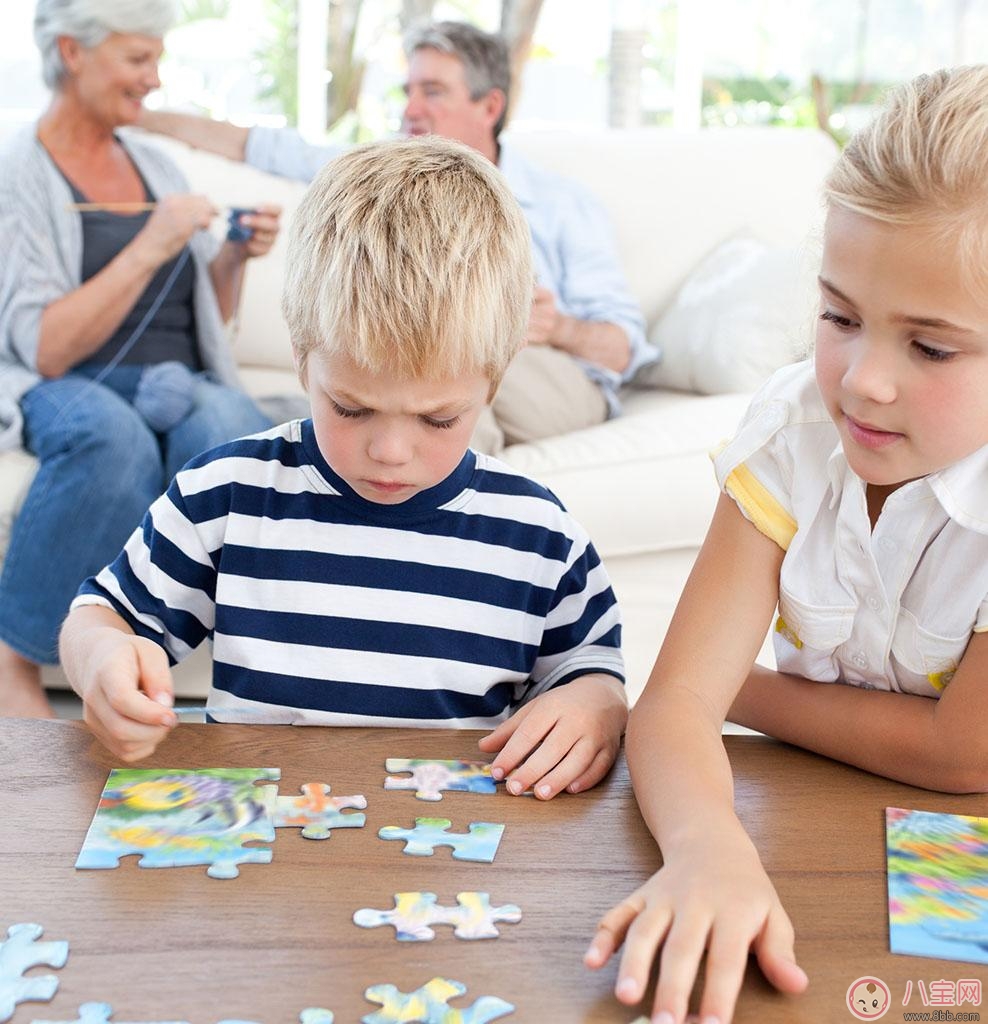 孩子磨牙，是因?yàn)槿扁}嗎？