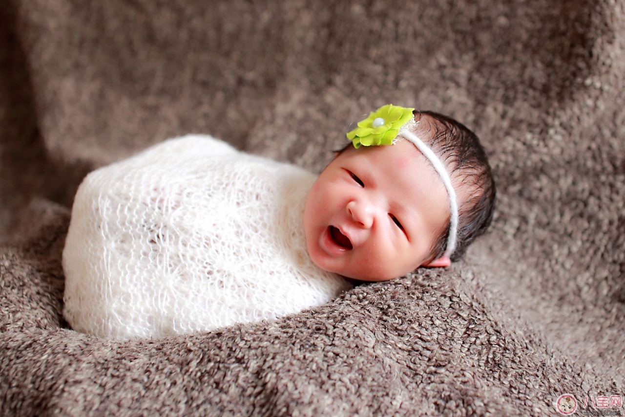 襁褓新生兒很重要 安撫寶寶情緒好處多 襁褓新生兒很重要 安撫寶寶情緒好處多