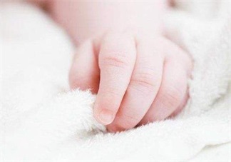 孩子手上長倒刺 寶媽應該這么做