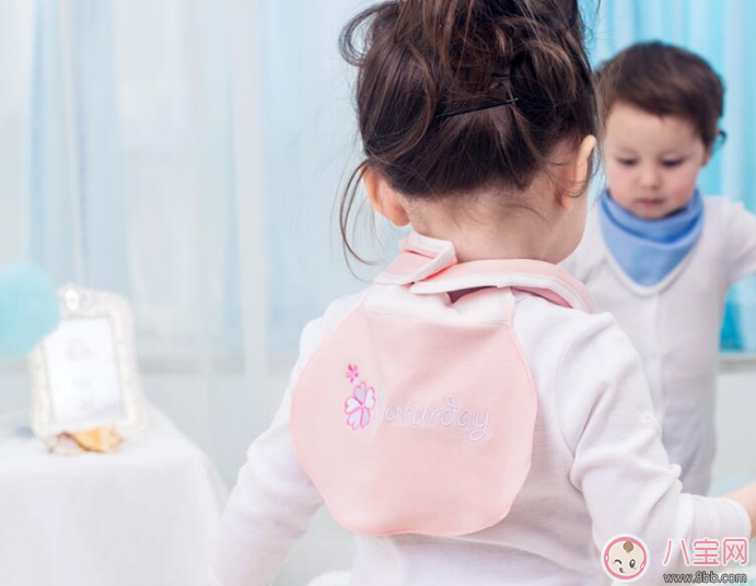 痱子和濕疹有什么區(qū)別 怎么預(yù)防痱子和濕疹 痱子和濕疹有什么區(qū)別 怎么預(yù)防痱子和濕疹