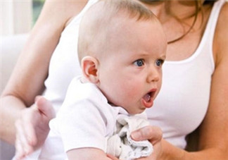 嬰幼兒打嗝的原因  小心潛在健康問題