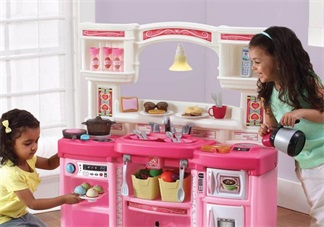 廚房?jī)?nèi)在危險(xiǎn)有很多 這些地方要讓寶寶避開(kāi)