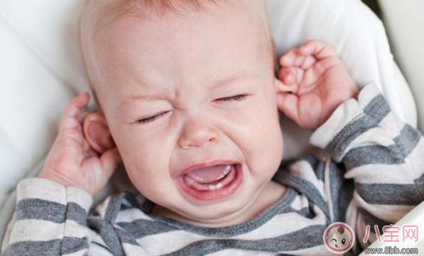 寶寶愛生氣爸爸媽媽怎么應對自如 寶寶生氣解決方法