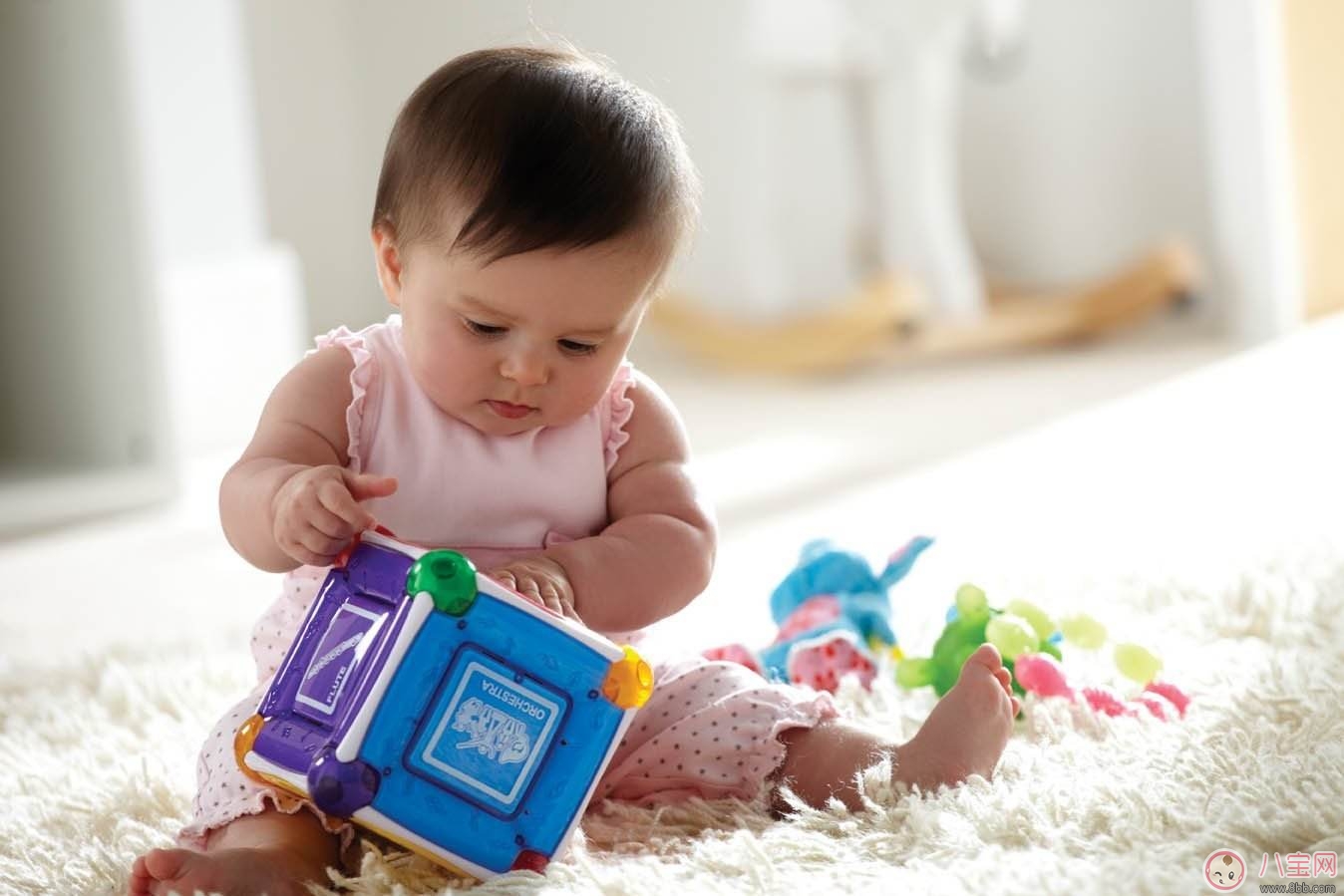 嬰兒聽(tīng)音樂(lè) 幫助成長(zhǎng)和發(fā)育 嬰兒聽(tīng)音樂(lè) 幫助成長(zhǎng)和發(fā)育