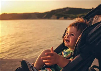 帶寶寶出門(mén)玩要準(zhǔn)備什么 帶寶寶出門(mén)旅游必備