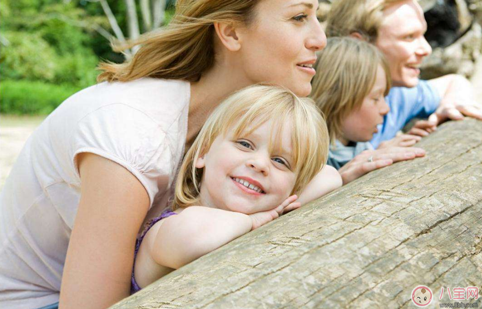 這樣表揚寶寶有益他的成長 正確表揚孩子也有技巧