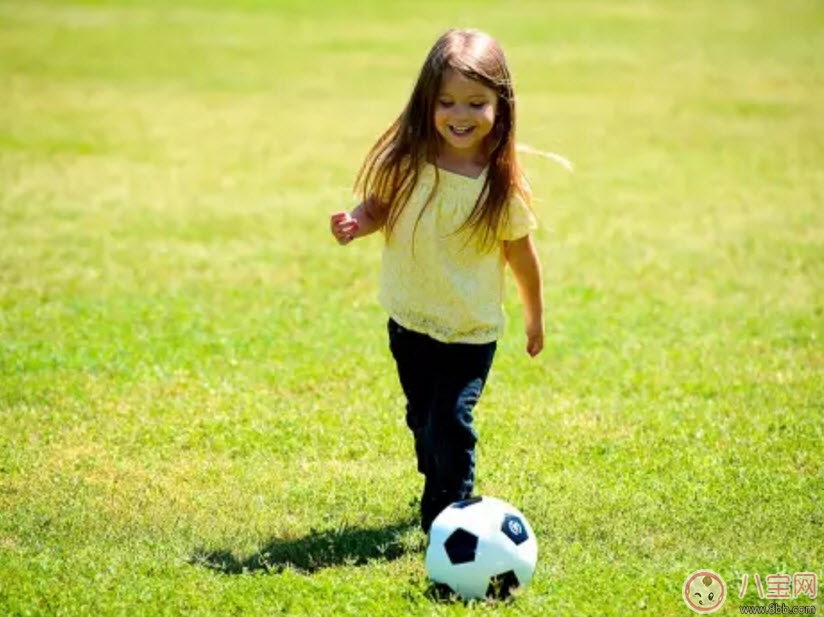 新生兒怎么穿衣服合適 新生兒穿多少衣服合適