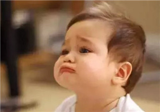 為什么換奶粉寶寶不愛喝 怎樣換奶粉不影響寶寶