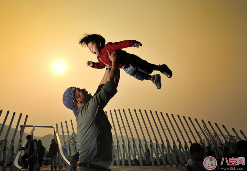 孩子說(shuō)方言到底好不好 孩子只會(huì)說(shuō)普通話(huà)真的好嗎