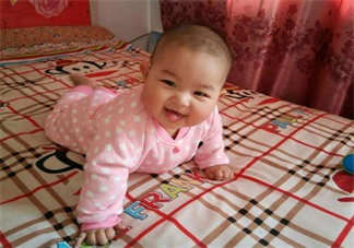 如何教會(huì)孩子爬行 孩子爬行怎么教