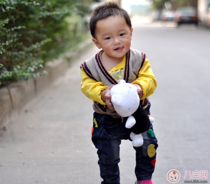 趙文卓luna寶寶學會走路 孩子走路怎么教