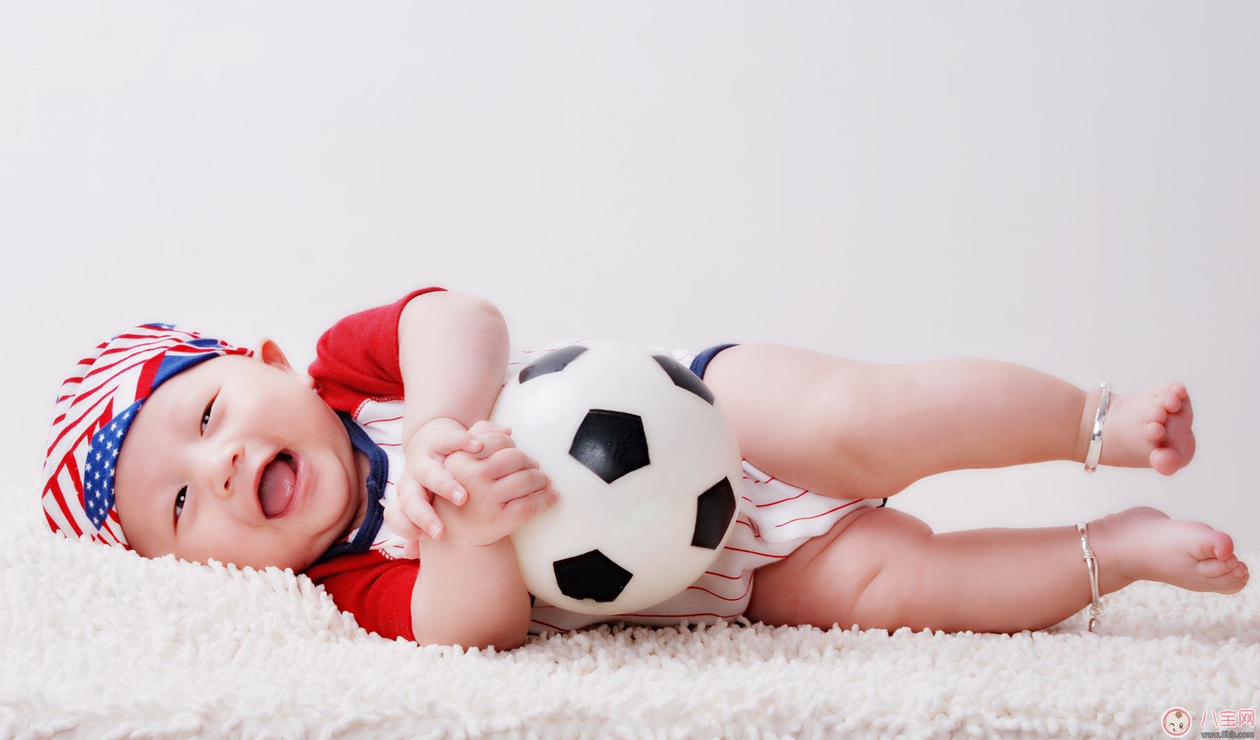 陳冠希榮升女兒奴 如何協(xié)助寶寶翻身 陳冠希榮升女兒奴 如何協(xié)助寶寶翻身